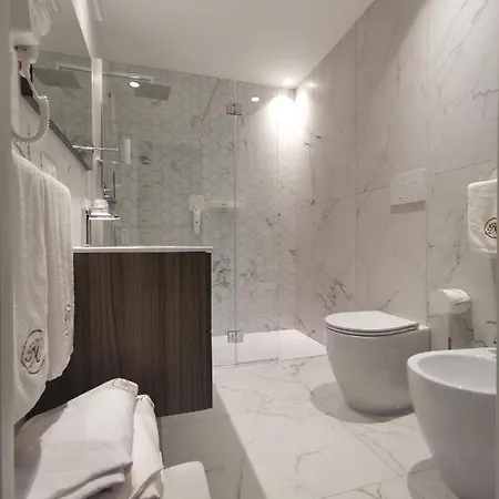 Отель Astoria 3*