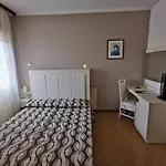Astoria Hotel 3*
