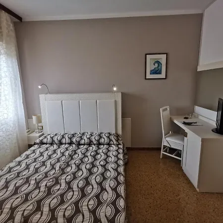 Astoria Hotel 3*