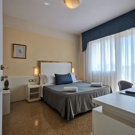 Astoria 3*