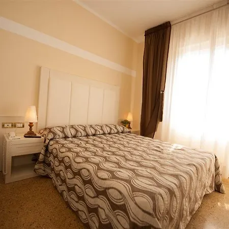 Astoria 3*