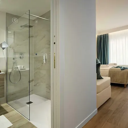 Astoria Hotel 3*