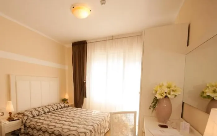 Hotel Astoria 3*