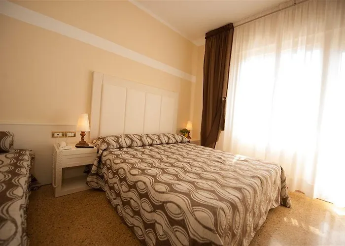 Astoria 3*