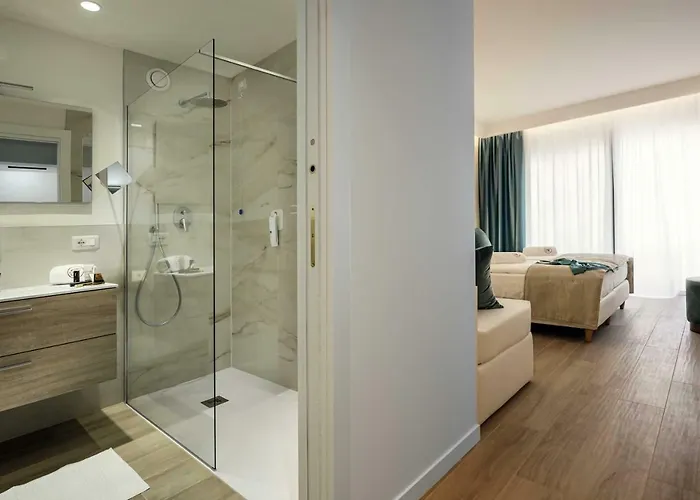 Astoria Hotel 3*